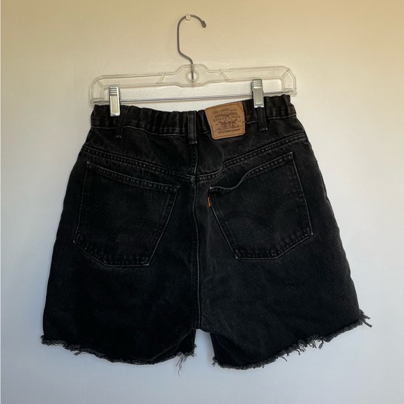 SOLD Levi’s Shorts - Picture 4 of 5